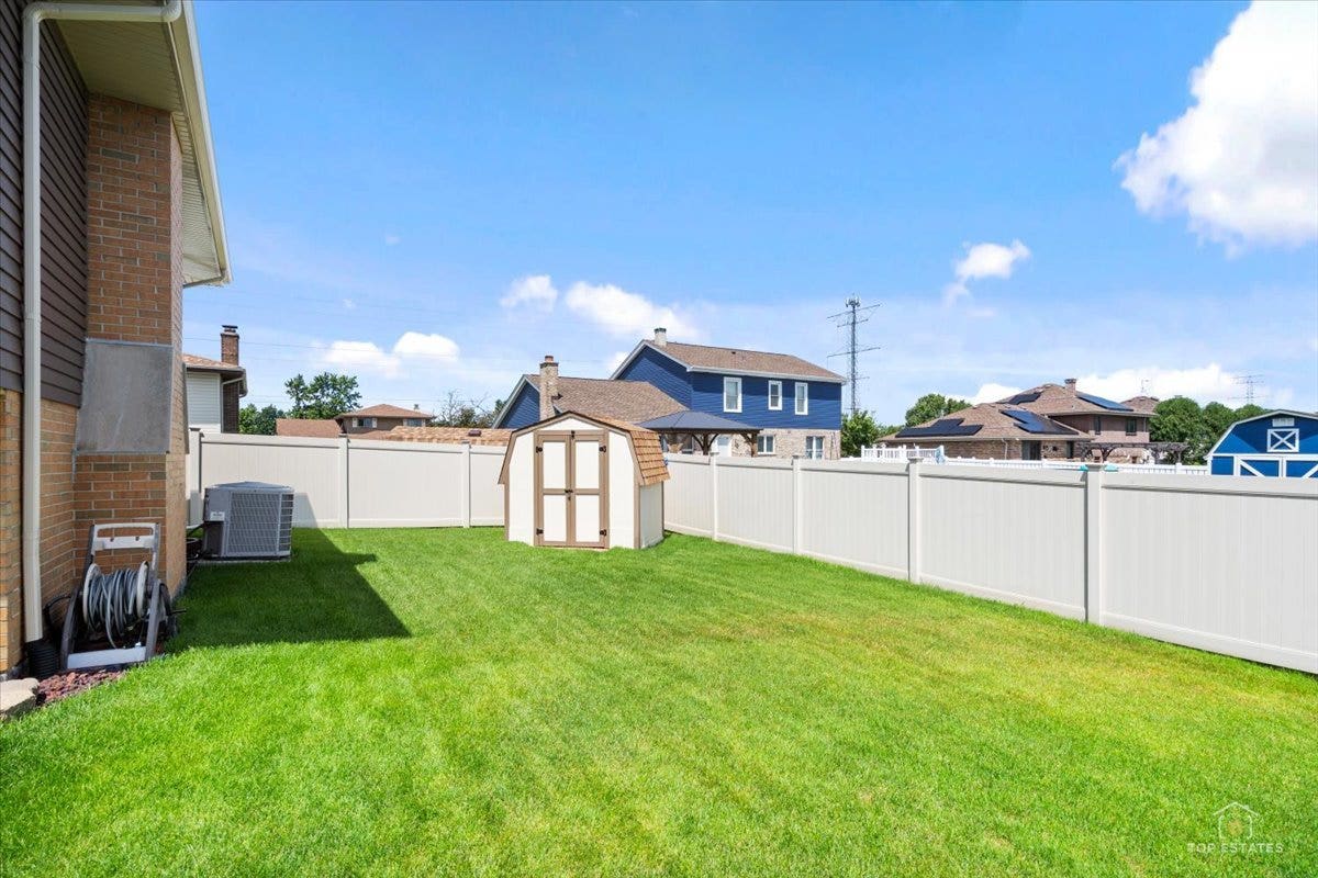 8124 Nottingham Road, Tinley Park, IL 60477 8124 Nottingham Road, Tinley Park, IL 60477