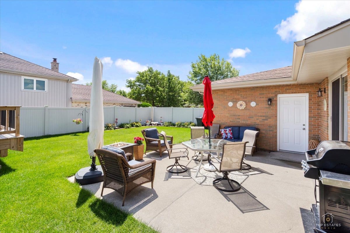 8124 Nottingham Road, Tinley Park, IL 60477 8124 Nottingham Road, Tinley Park, IL 60477