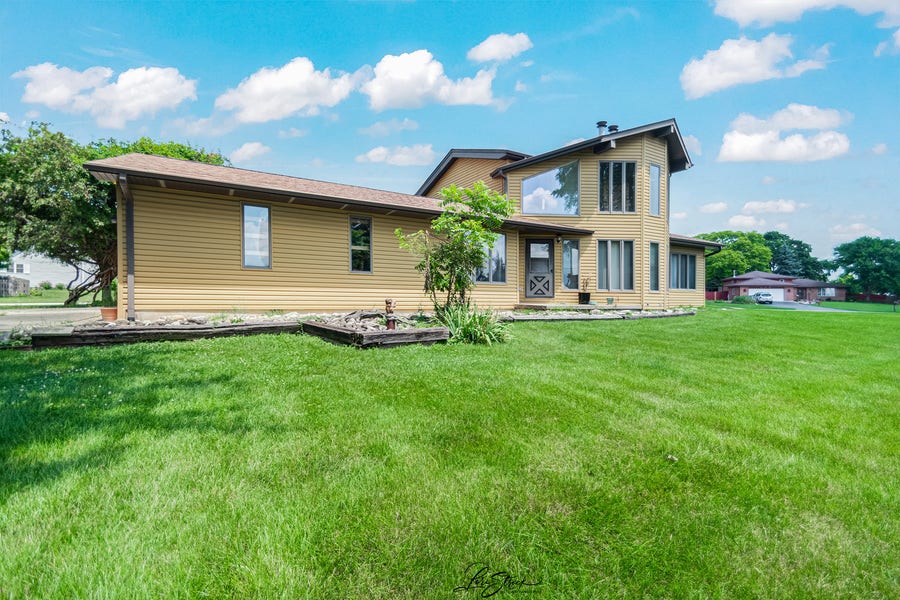 Property photo for 416 Auburn Court, New Lenox, IL
