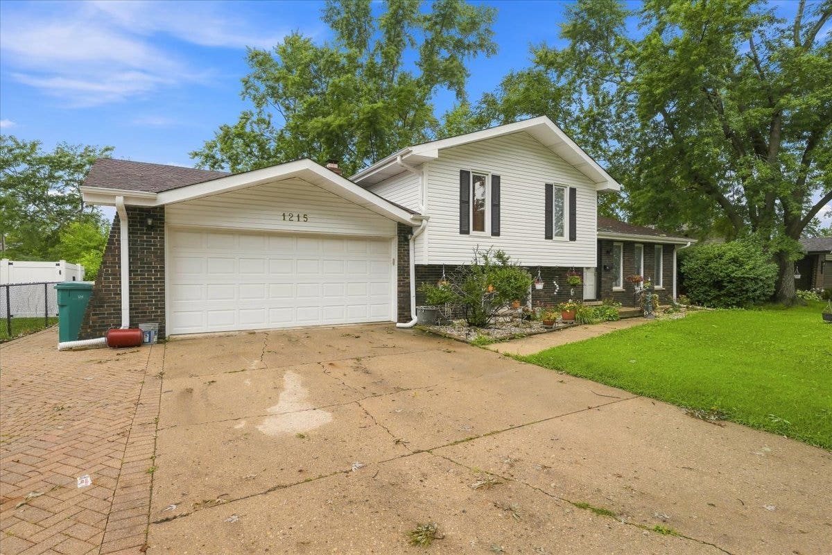 1215 DEVONSHIRE Drive, Joliet, IL 60435 1215 DEVONSHIRE Drive, Joliet, IL 60435