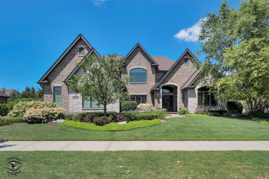 Property photo for 10700 Millers Way, Orland Park, IL