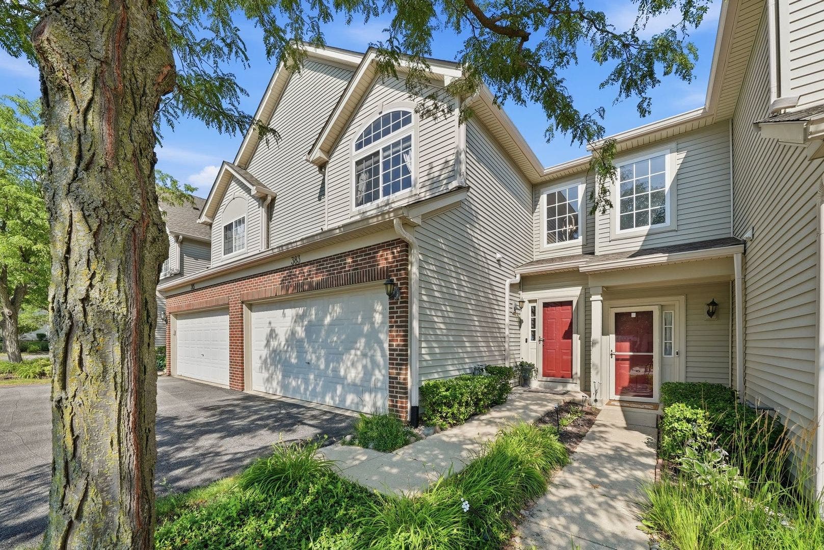 383 Jamestown Court, Aurora, IL 60502