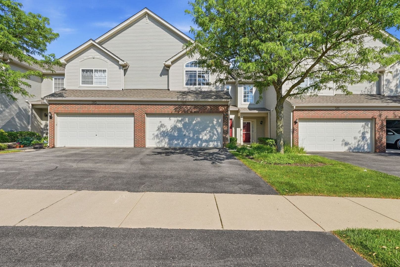 383 Jamestown Court, Aurora, IL 60502