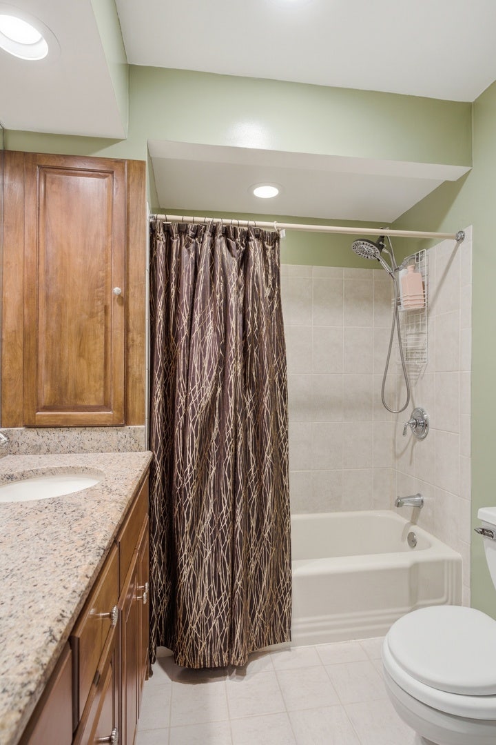 1125 61st Street, Downers Grove, IL 60516 1125 61st Street, Downers Grove, IL 60516