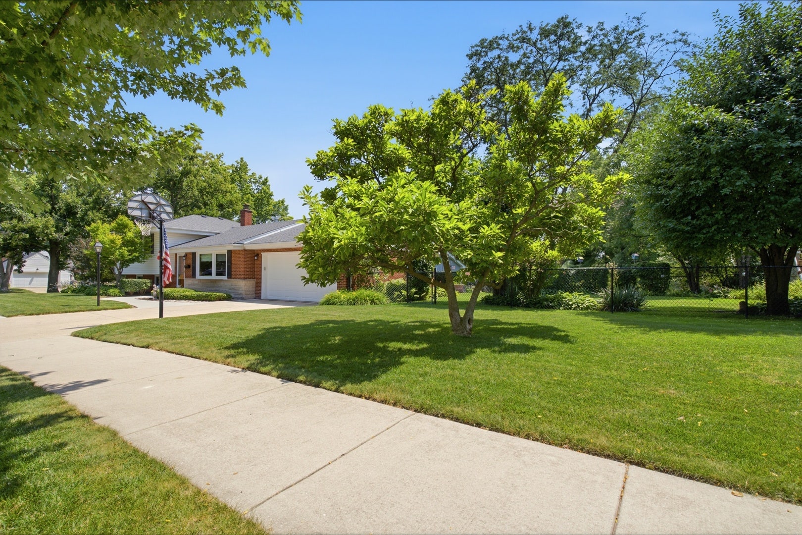 1125 61st Street, Downers Grove, IL 60516 1125 61st Street, Downers Grove, IL 60516