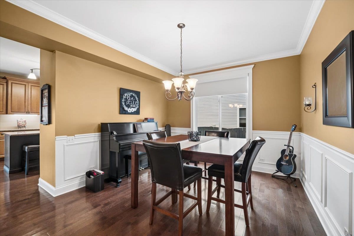 1117 Annandale Drive, Elgin, IL 60123 1117 Annandale Drive, Elgin, IL 60123