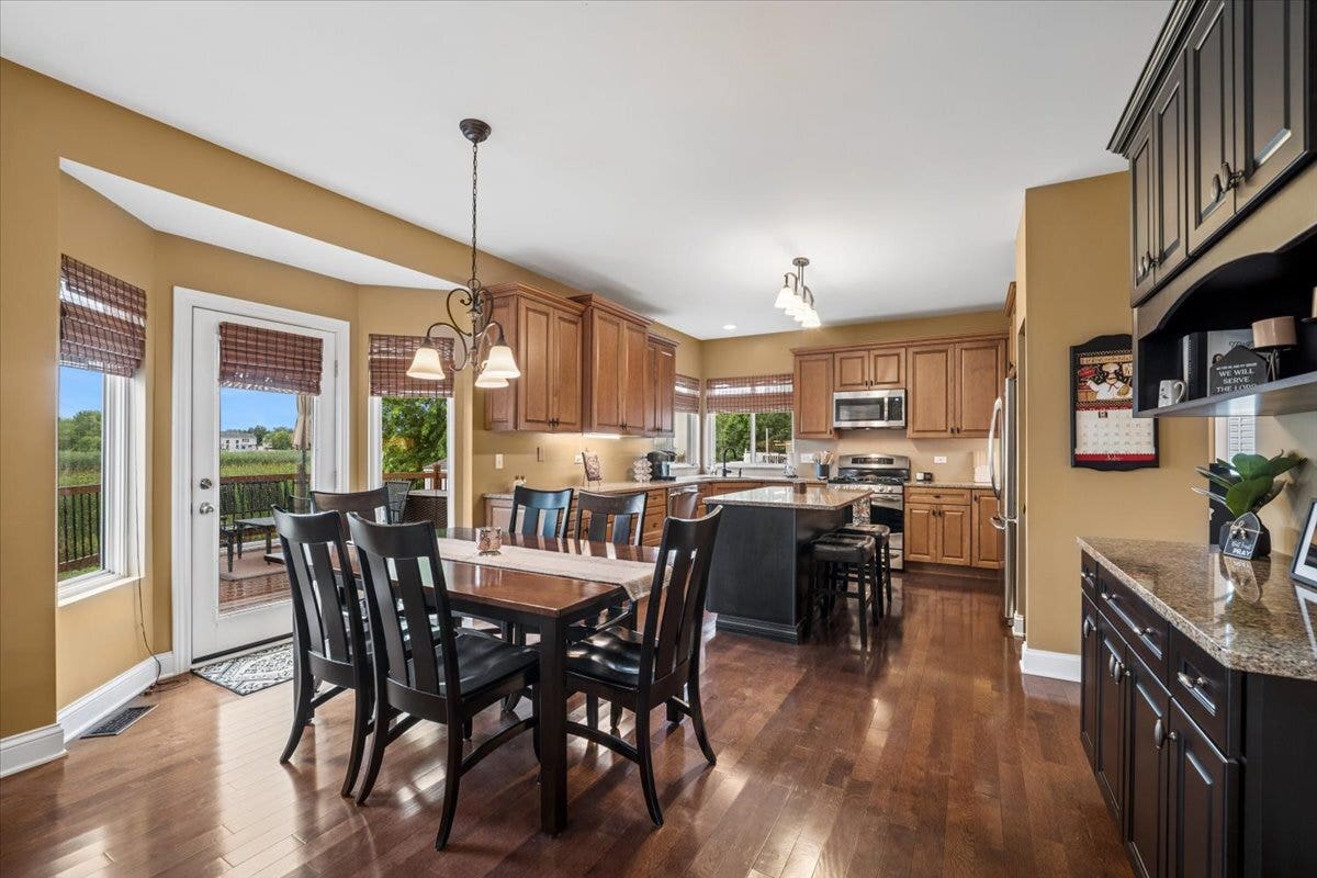 1117 Annandale Drive, Elgin, IL 60123 1117 Annandale Drive, Elgin, IL 60123