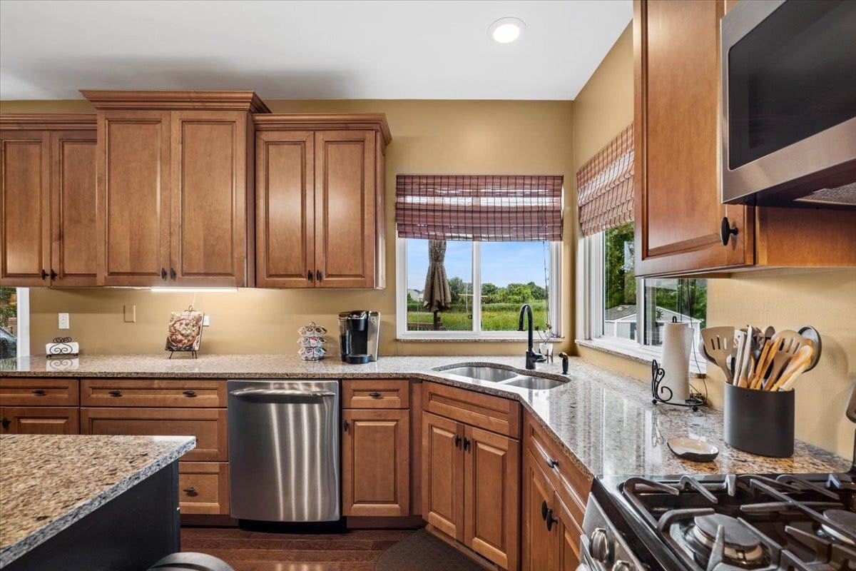 1117 Annandale Drive, Elgin, IL 60123 1117 Annandale Drive, Elgin, IL 60123