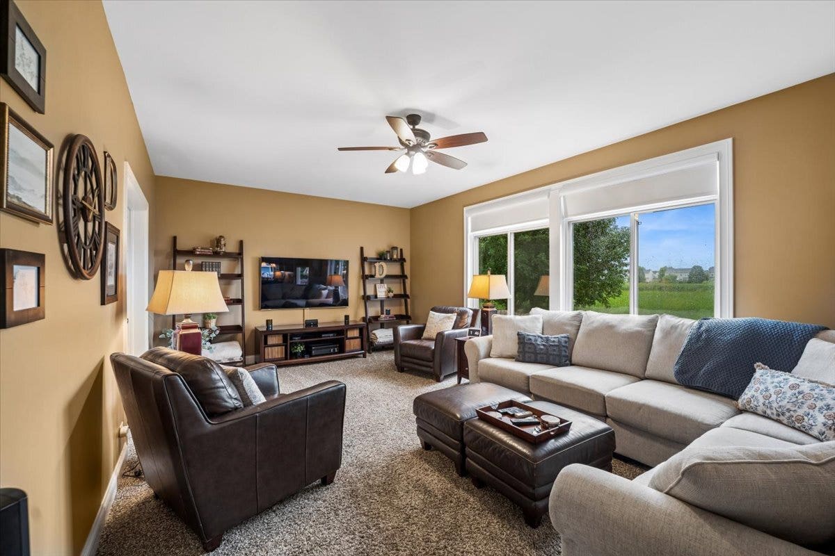 1117 Annandale Drive, Elgin, IL 60123 1117 Annandale Drive, Elgin, IL 60123