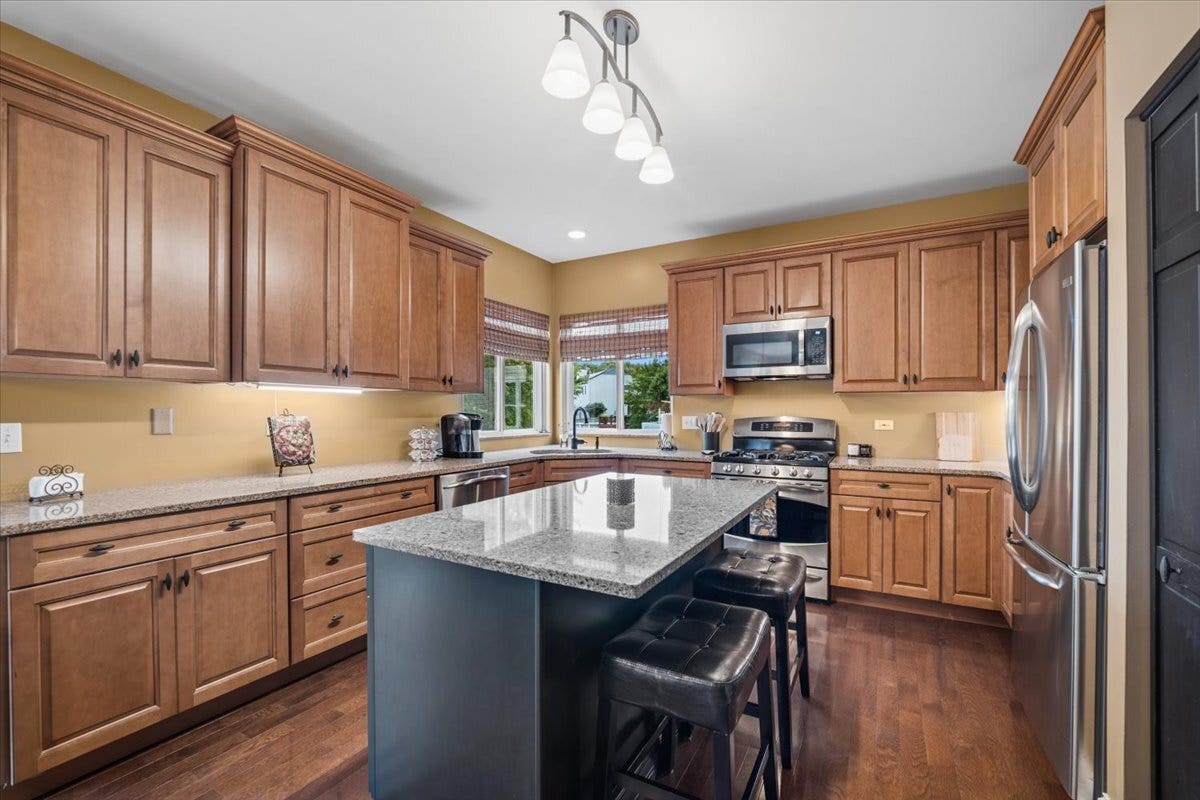 1117 Annandale Drive, Elgin, IL 60123 1117 Annandale Drive, Elgin, IL 60123