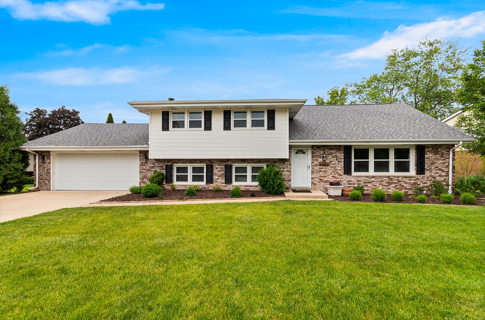 3205 Rosemont Drive, Joliet, IL 60431 3205 Rosemont Drive, Joliet, IL 60431