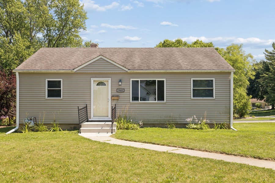 Property photo for 940 Mckinley Court, Lockport, IL