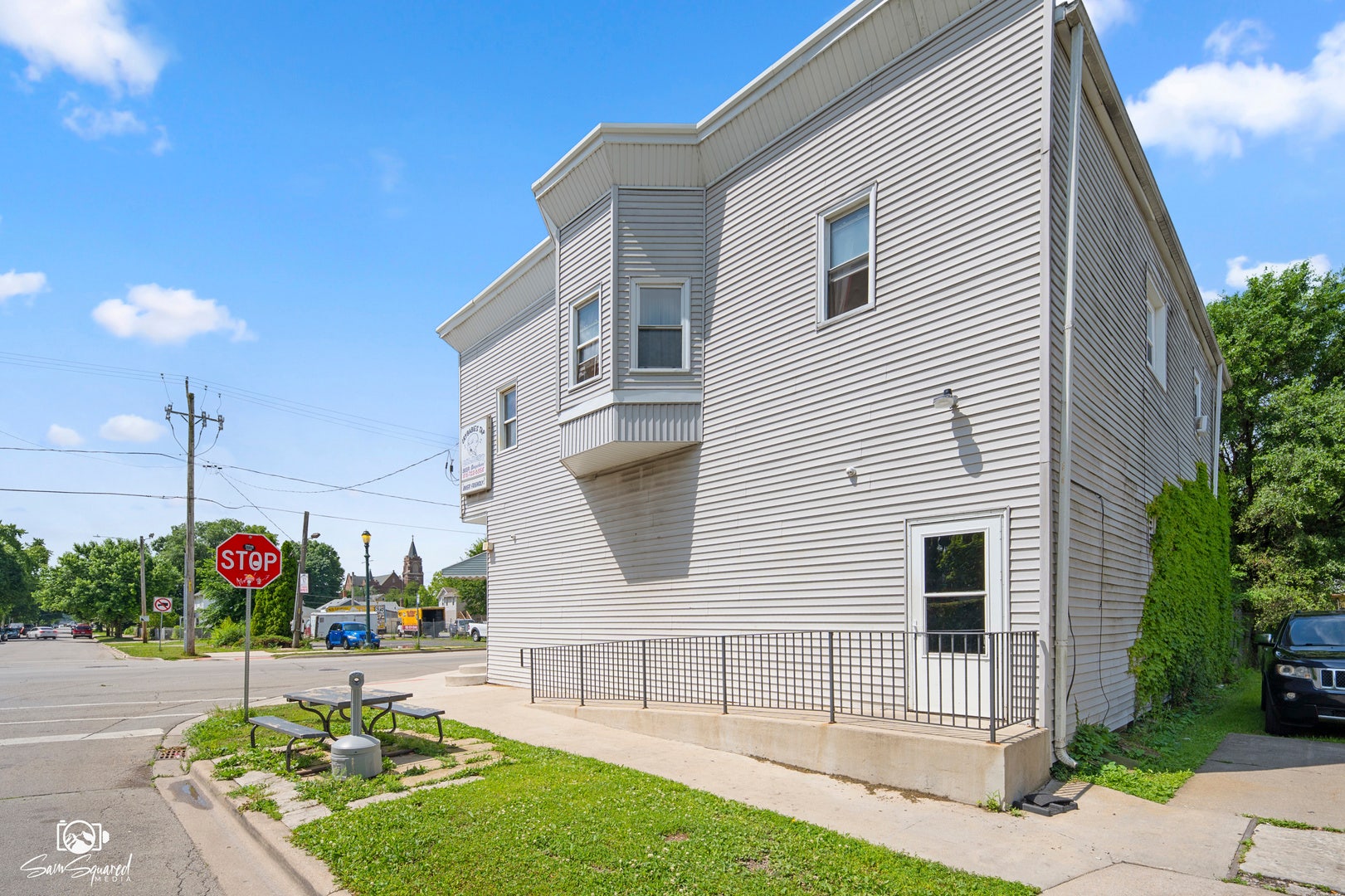 435 E Jackson Street, Joliet, IL 60432 435 E Jackson Street, Joliet, IL 60432
