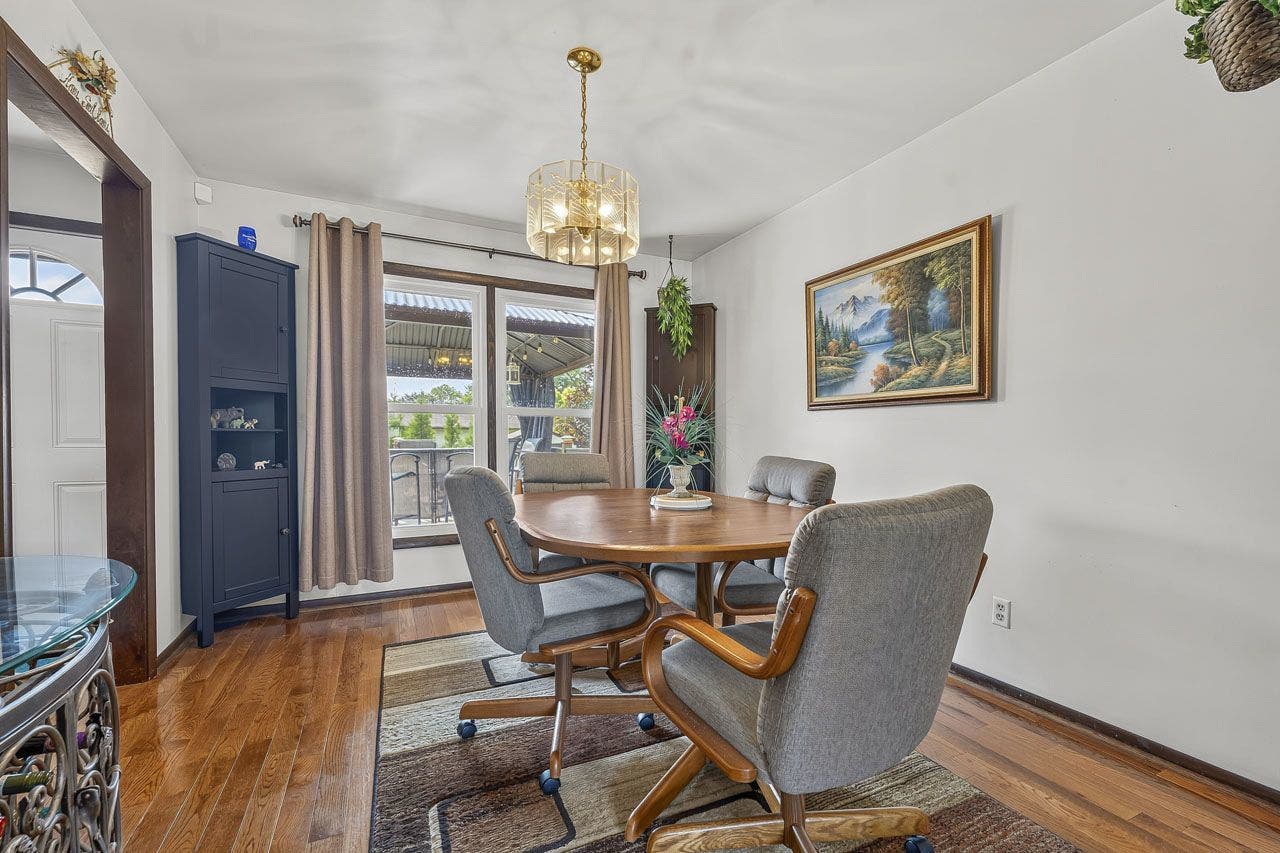 1100 Cochran Street, Aurora, IL 60506 1100 Cochran Street, Aurora, IL 60506
