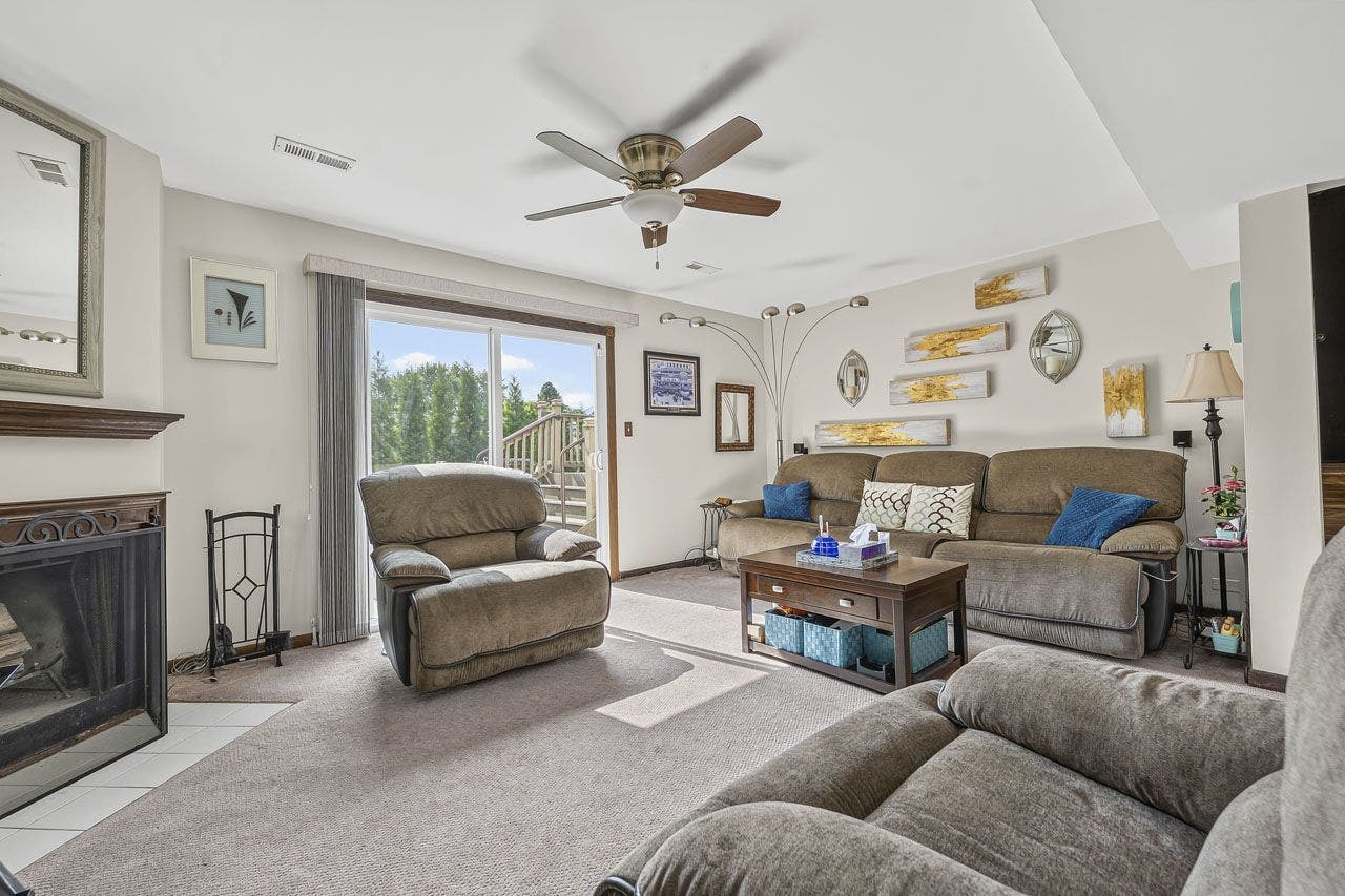 1100 Cochran Street, Aurora, IL 60506 1100 Cochran Street, Aurora, IL 60506