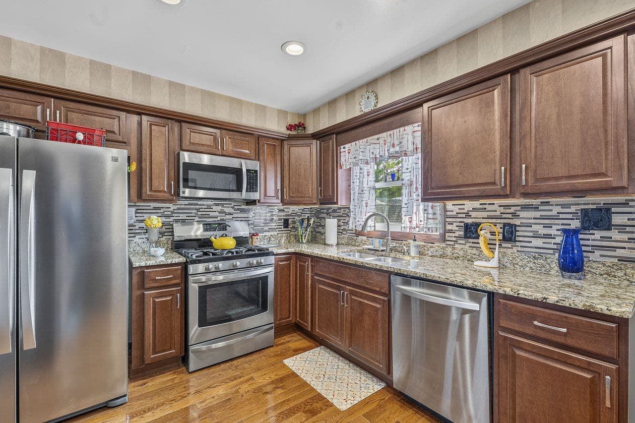1100 Cochran Street, Aurora, IL 60506 1100 Cochran Street, Aurora, IL 60506