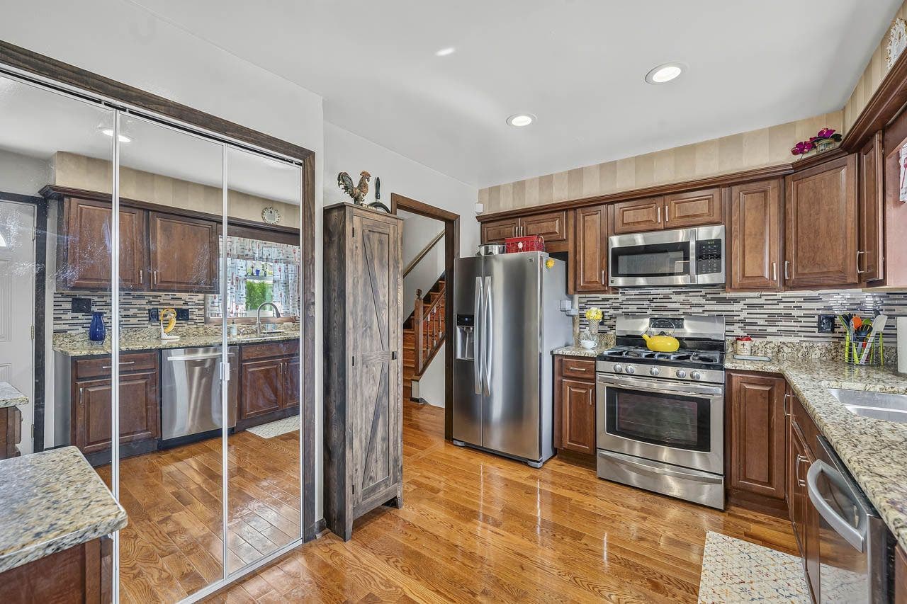 1100 Cochran Street, Aurora, IL 60506 1100 Cochran Street, Aurora, IL 60506
