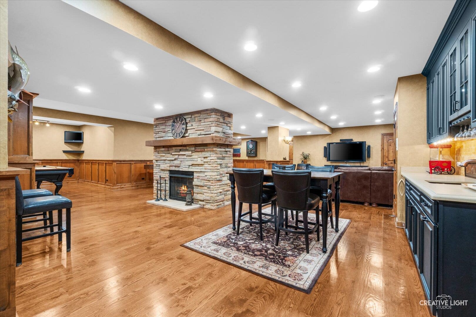 1585 Woodcrest Court, Aurora, IL 60502 1585 Woodcrest Court, Aurora, IL 60502