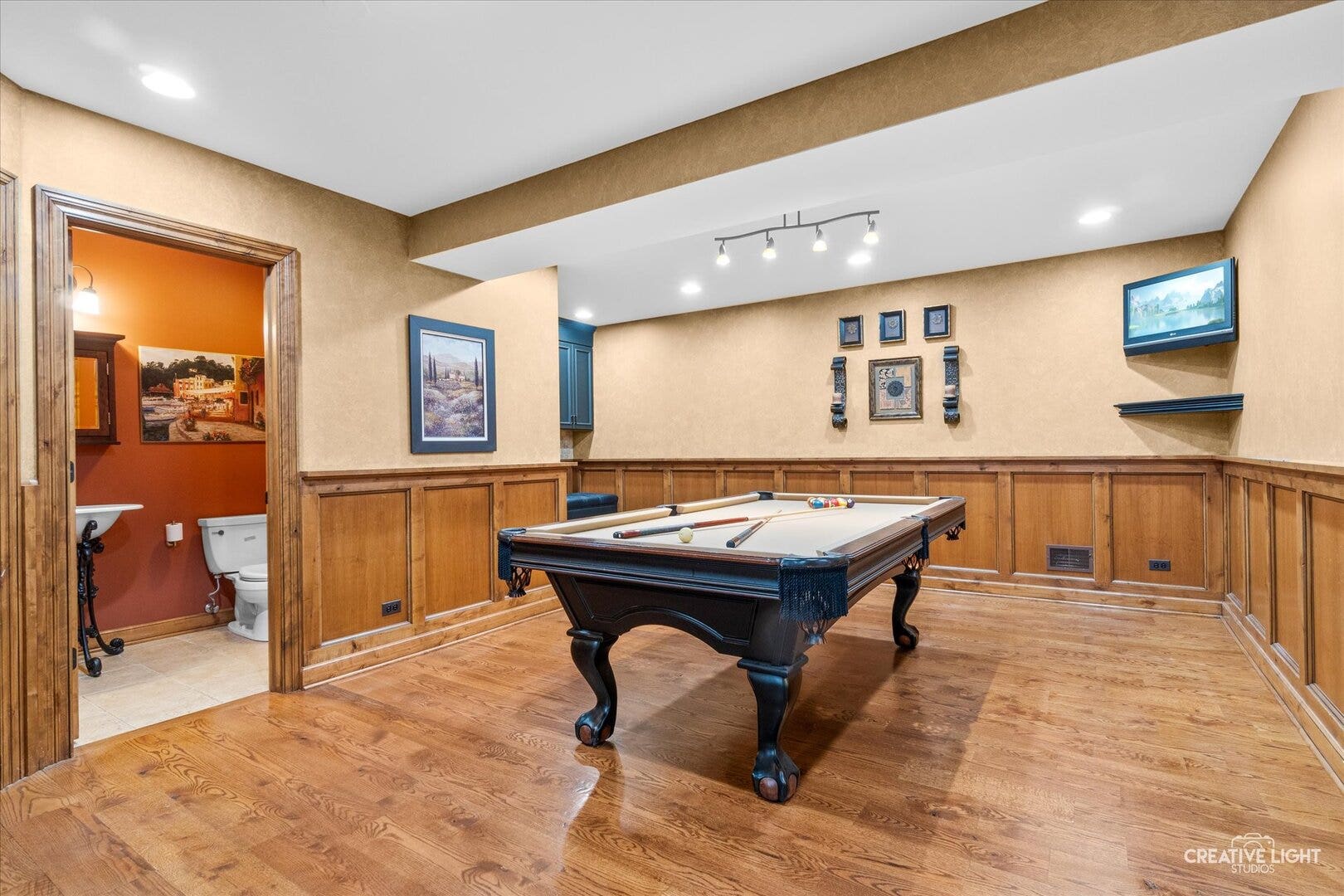 1585 Woodcrest Court, Aurora, IL 60502 1585 Woodcrest Court, Aurora, IL 60502