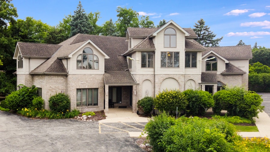 Property photo for 11900 Southwest Highway, Palos Park, IL