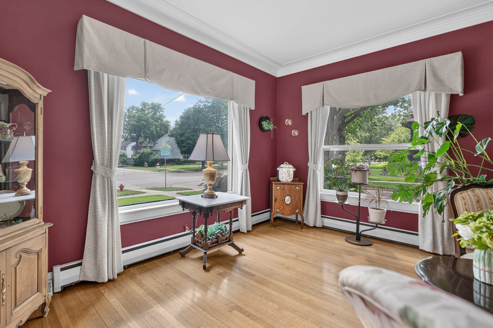 729 W Downer Place, Aurora, IL 60506 729 W Downer Place, Aurora, IL 60506