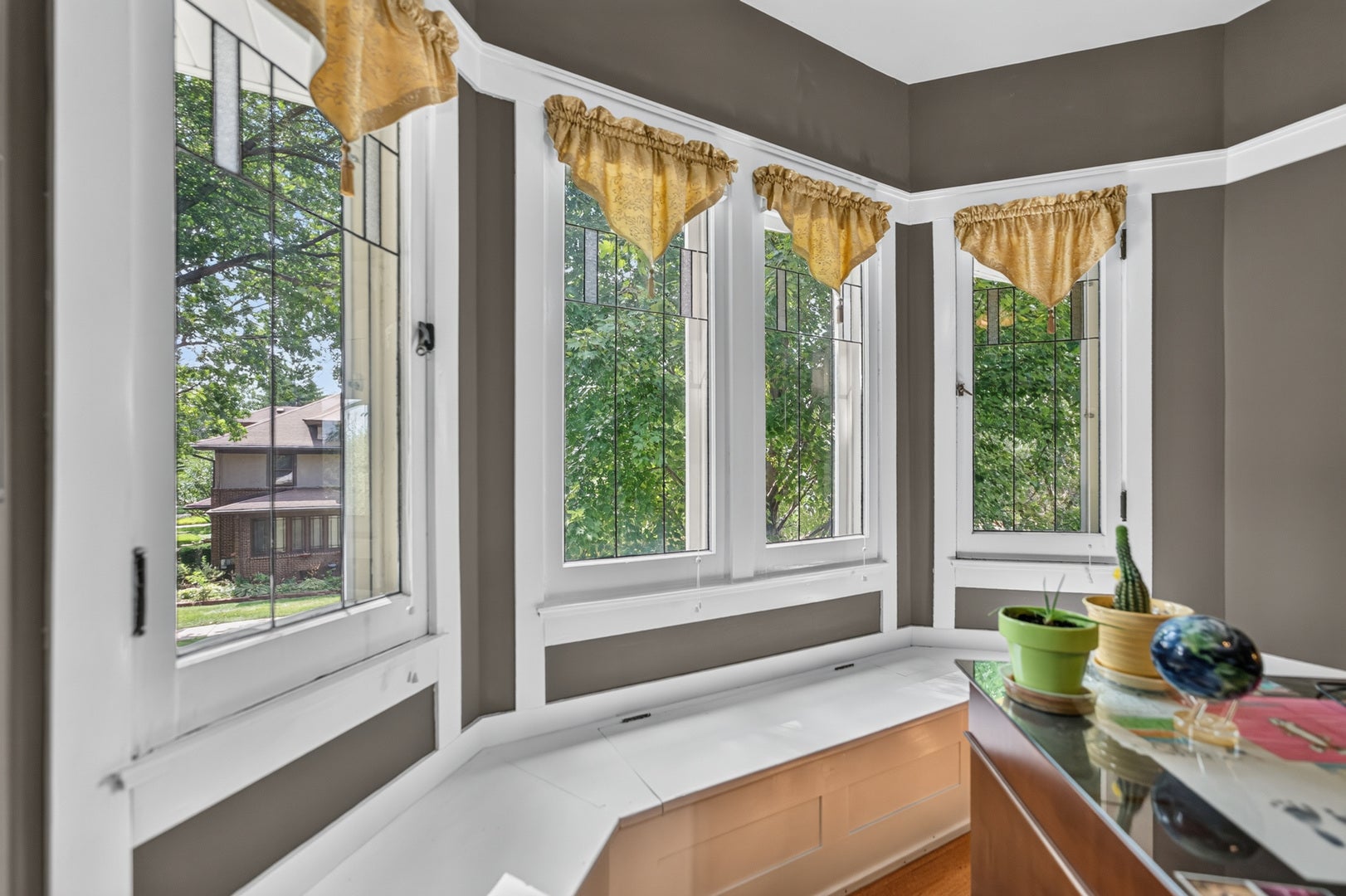 729 W Downer Place, Aurora, IL 60506 729 W Downer Place, Aurora, IL 60506