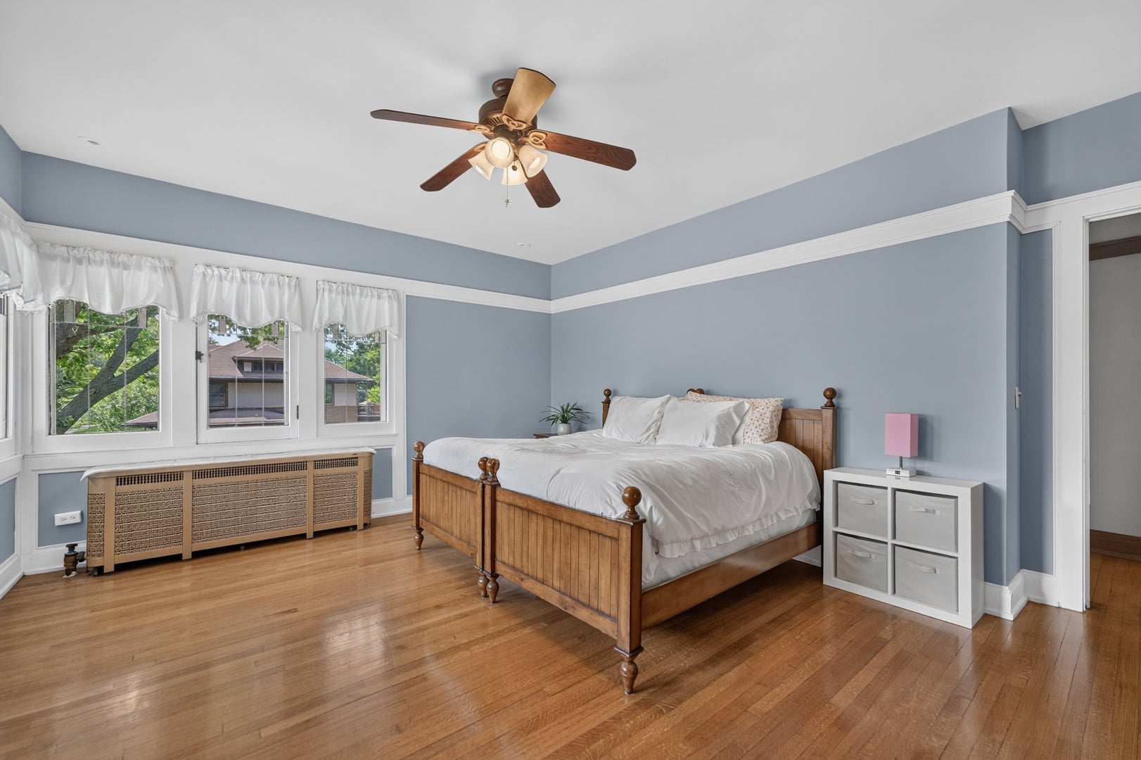 729 W Downer Place, Aurora, IL 60506 729 W Downer Place, Aurora, IL 60506