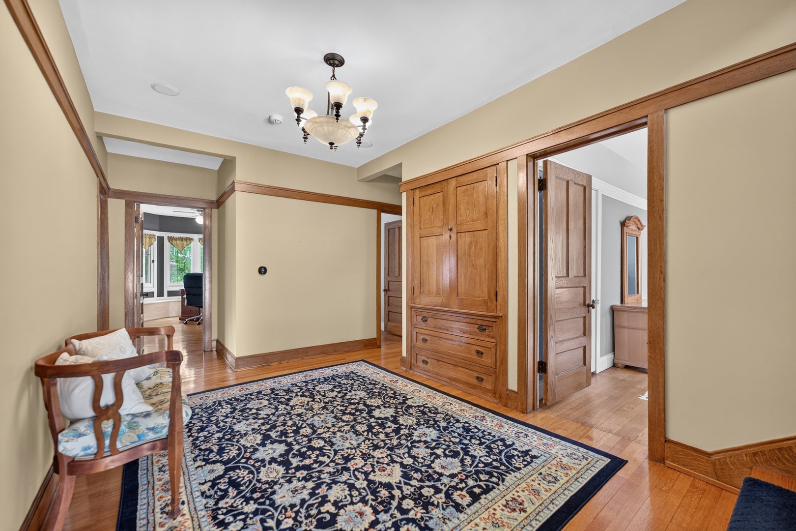 729 W Downer Place, Aurora, IL 60506 729 W Downer Place, Aurora, IL 60506
