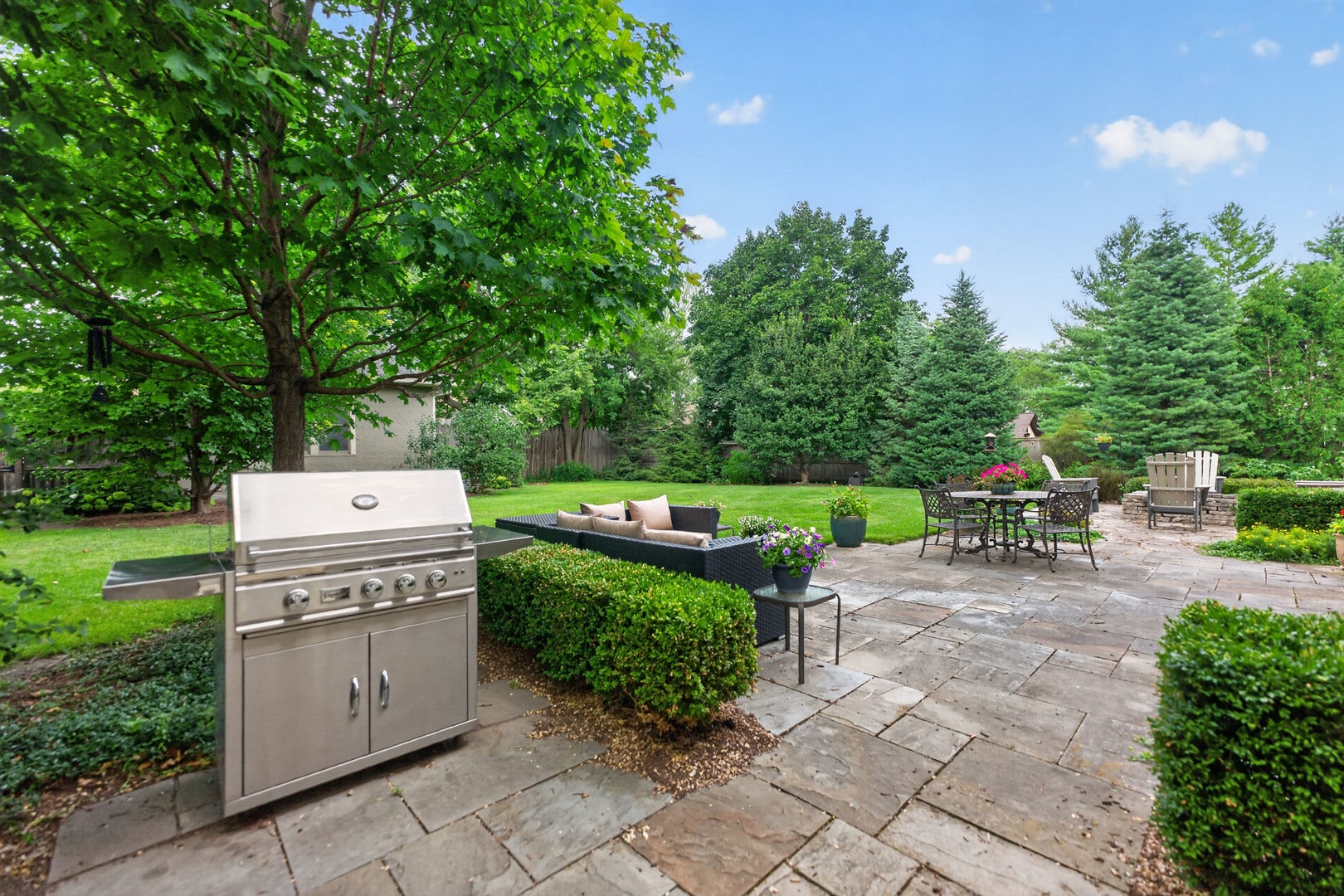 729 W Downer Place, Aurora, IL 60506 729 W Downer Place, Aurora, IL 60506