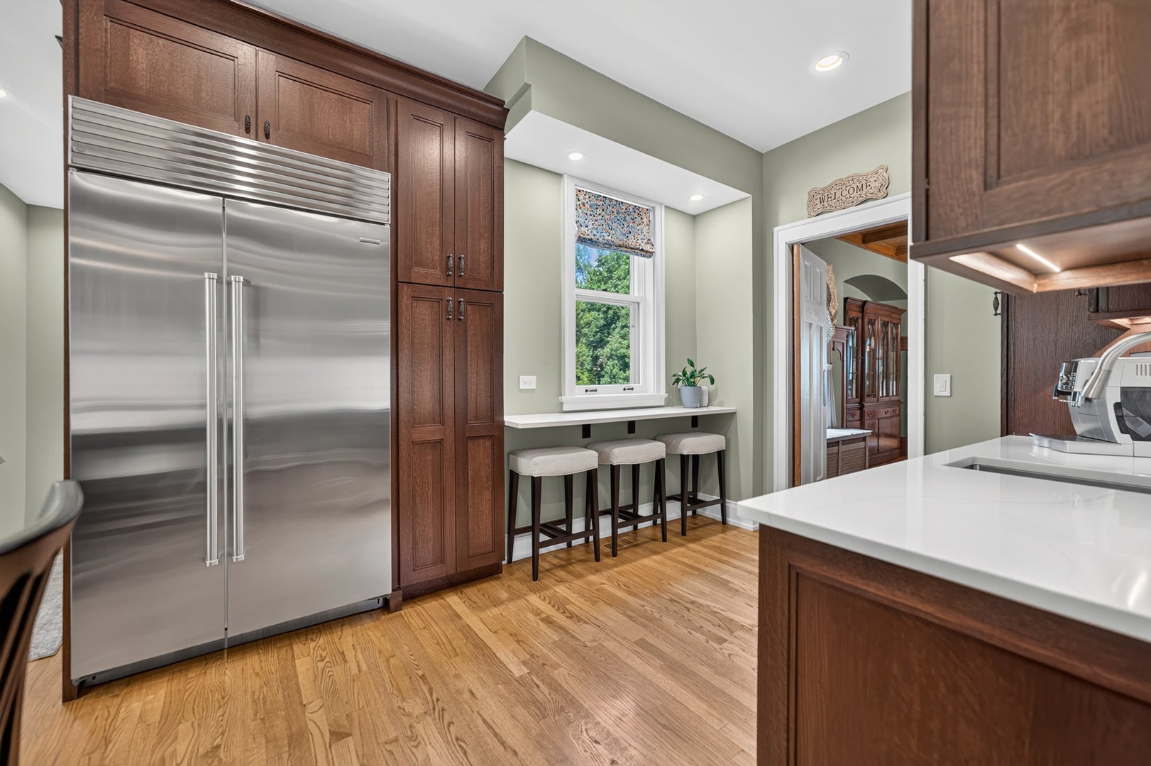 729 W Downer Place, Aurora, IL 60506 729 W Downer Place, Aurora, IL 60506