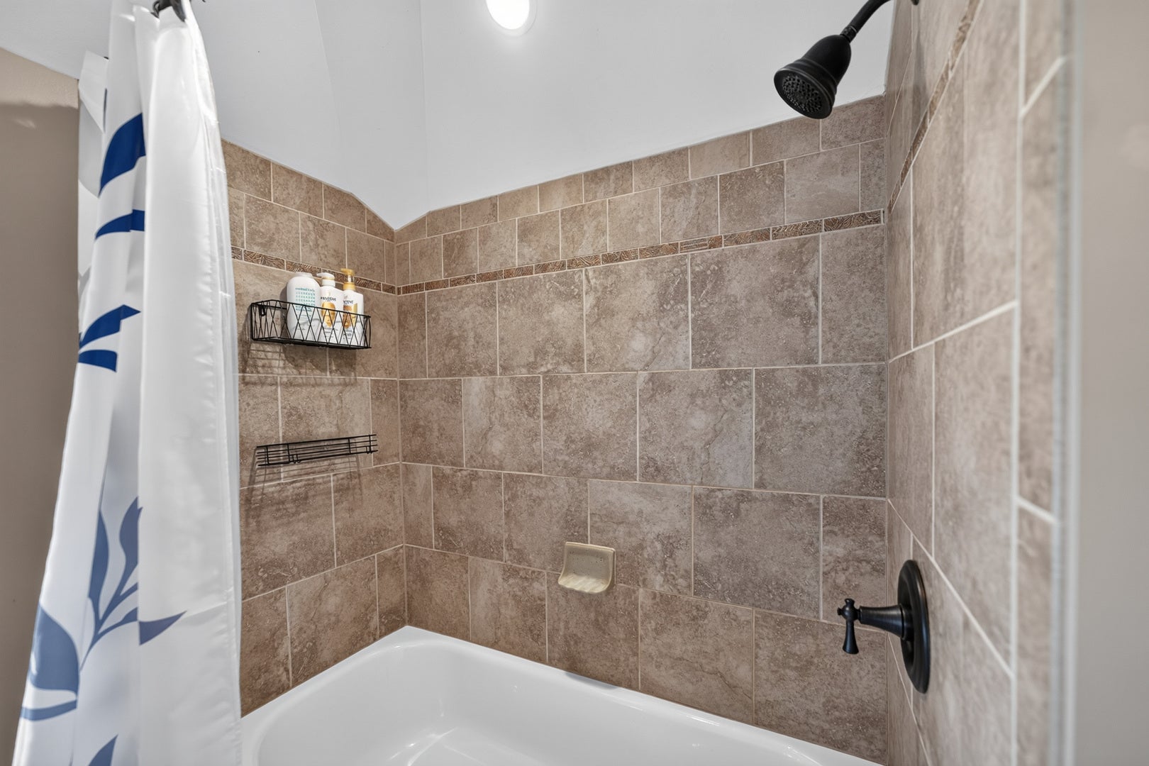 729 W Downer Place, Aurora, IL 60506 729 W Downer Place, Aurora, IL 60506