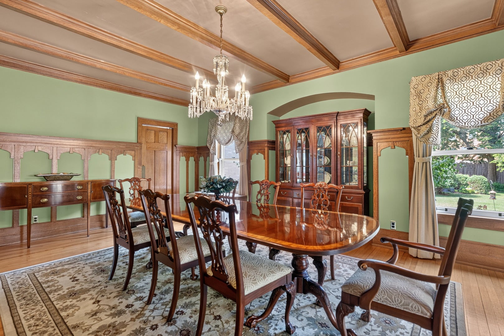 729 W Downer Place, Aurora, IL 60506 729 W Downer Place, Aurora, IL 60506