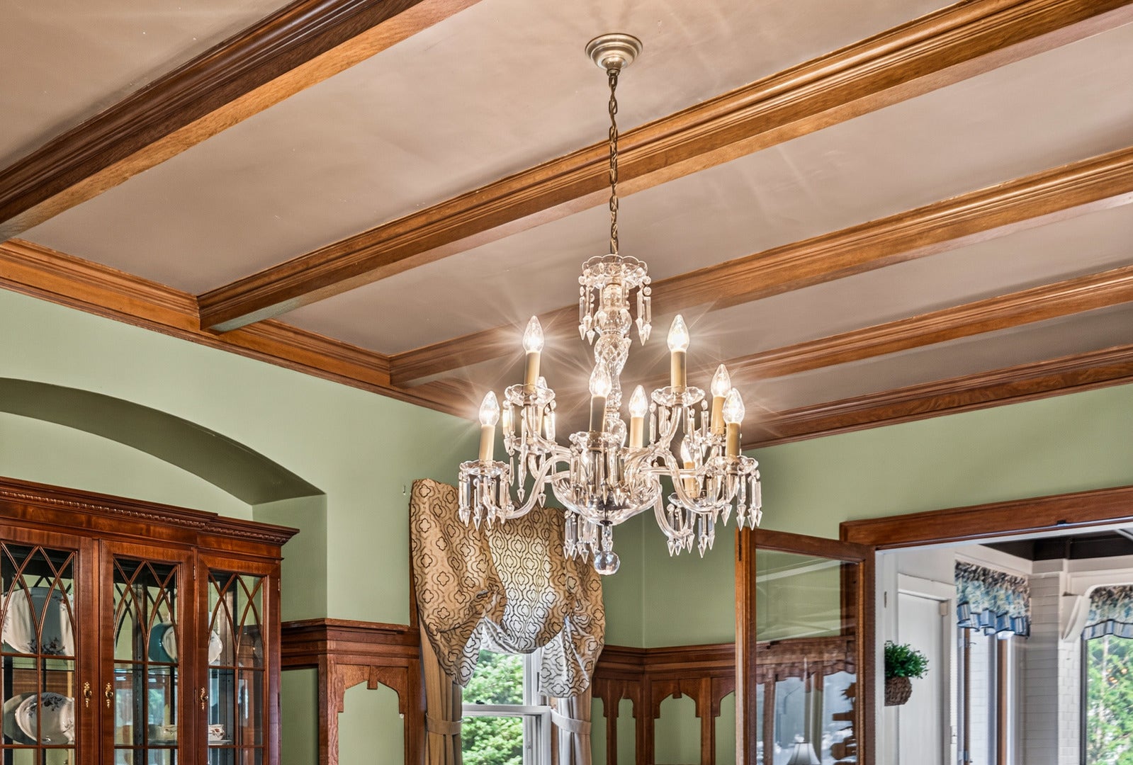 729 W Downer Place, Aurora, IL 60506 729 W Downer Place, Aurora, IL 60506