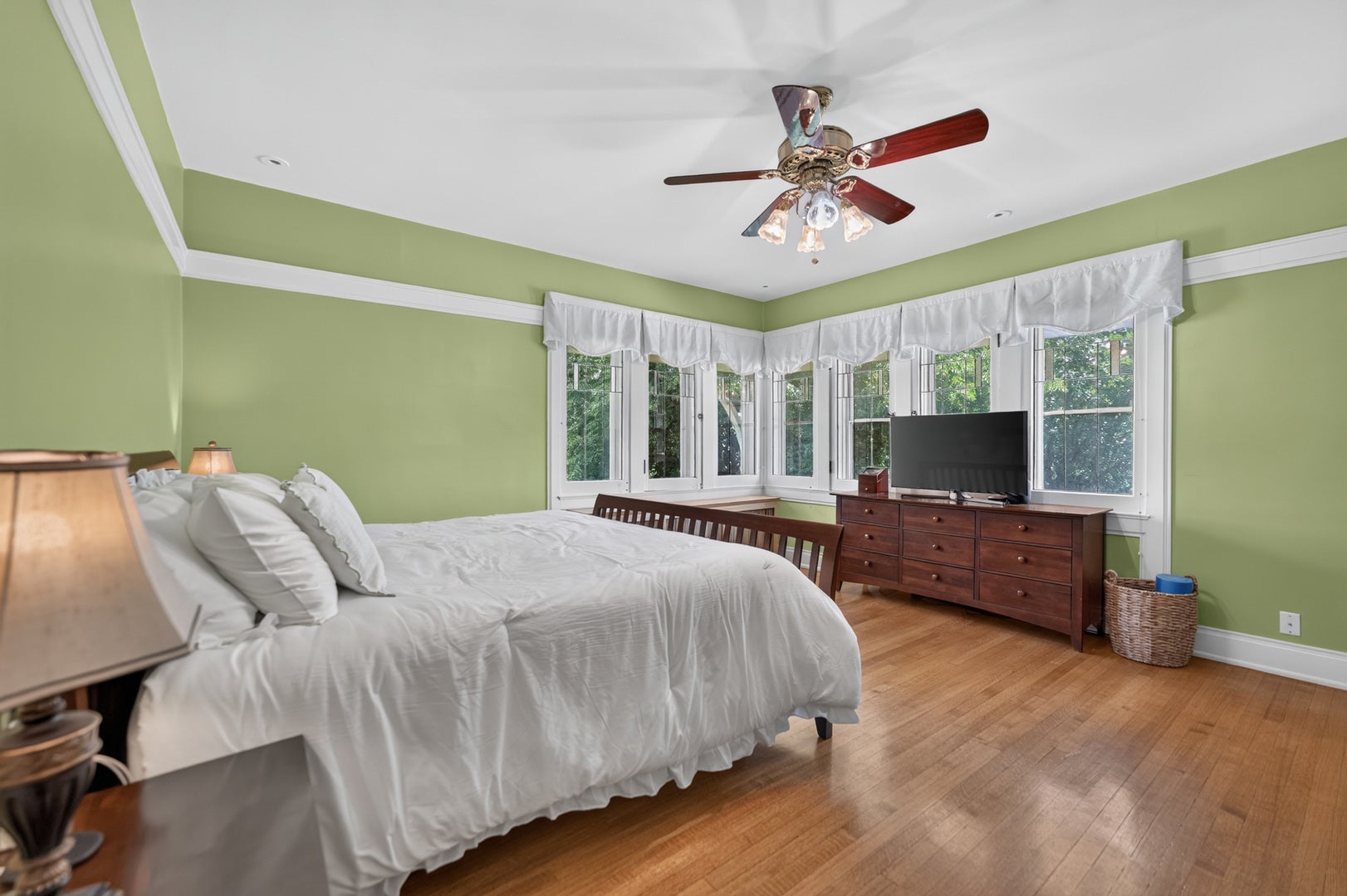 729 W Downer Place, Aurora, IL 60506 729 W Downer Place, Aurora, IL 60506
