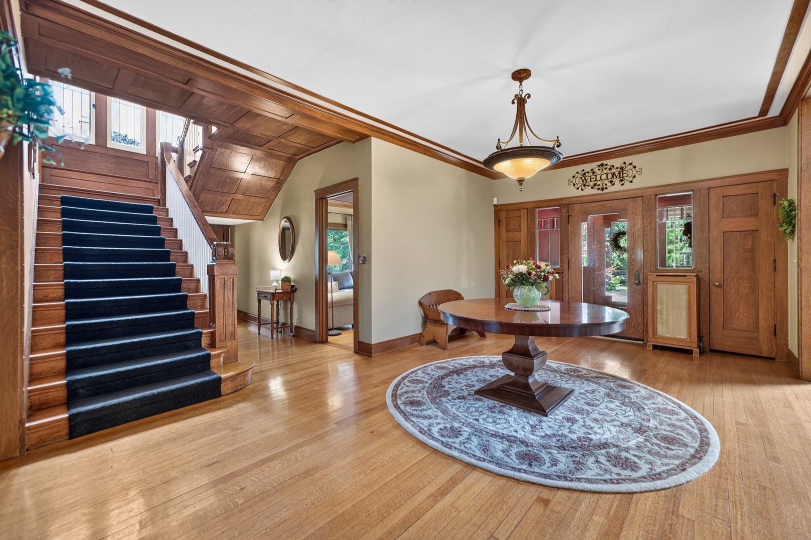 729 W Downer Place, Aurora, IL 60506 729 W Downer Place, Aurora, IL 60506