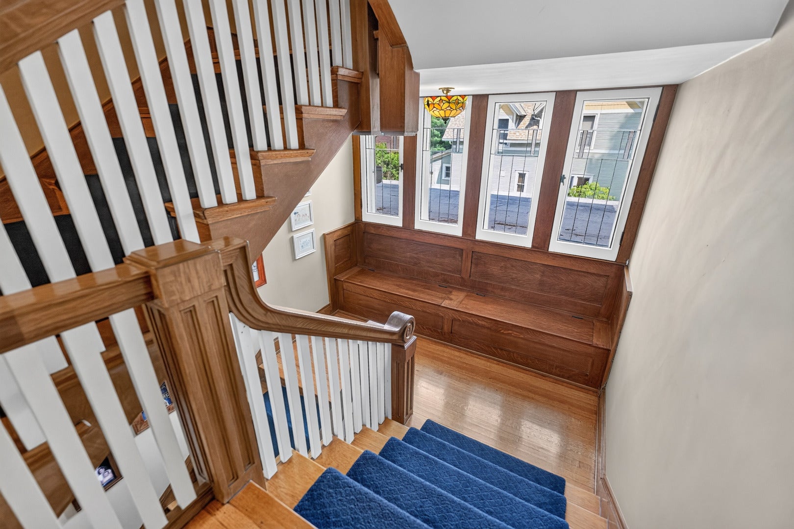 729 W Downer Place, Aurora, IL 60506 729 W Downer Place, Aurora, IL 60506