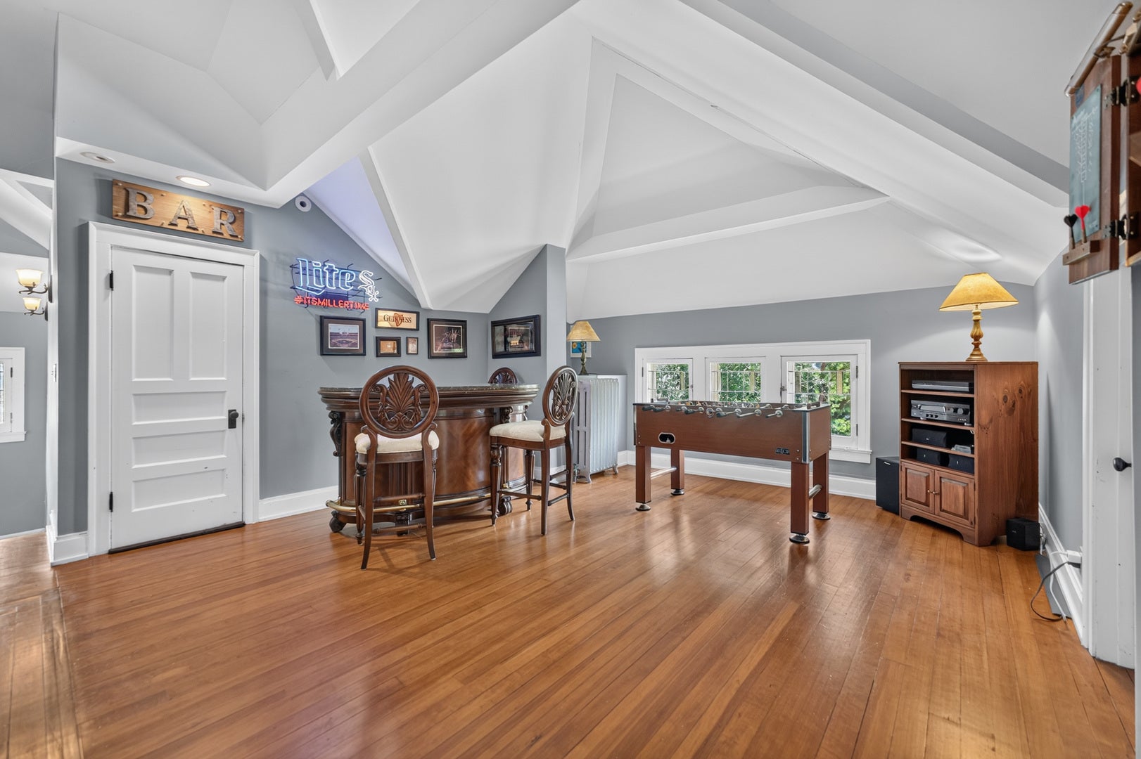 729 W Downer Place, Aurora, IL 60506 729 W Downer Place, Aurora, IL 60506