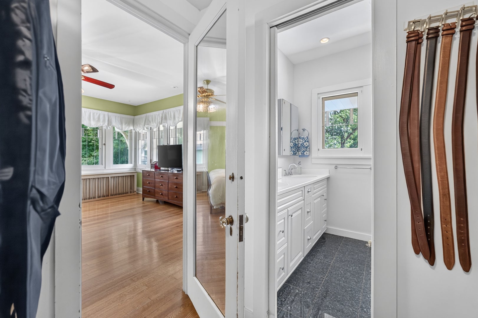 729 W Downer Place, Aurora, IL 60506 729 W Downer Place, Aurora, IL 60506