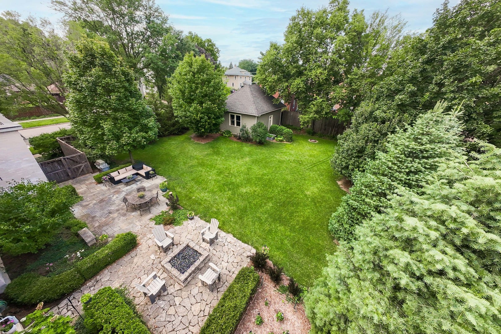 729 W Downer Place, Aurora, IL 60506 729 W Downer Place, Aurora, IL 60506