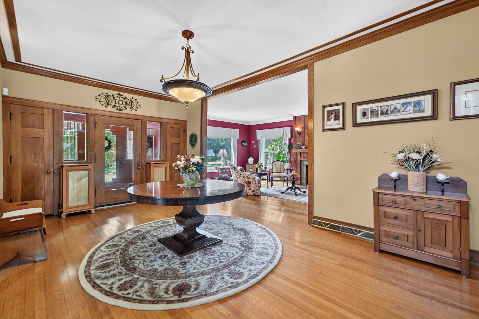 729 W Downer Place, Aurora, IL 60506 729 W Downer Place, Aurora, IL 60506