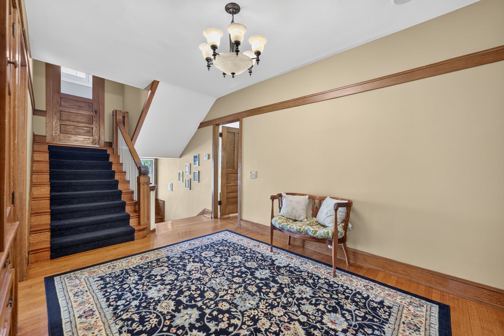 729 W Downer Place, Aurora, IL 60506 729 W Downer Place, Aurora, IL 60506