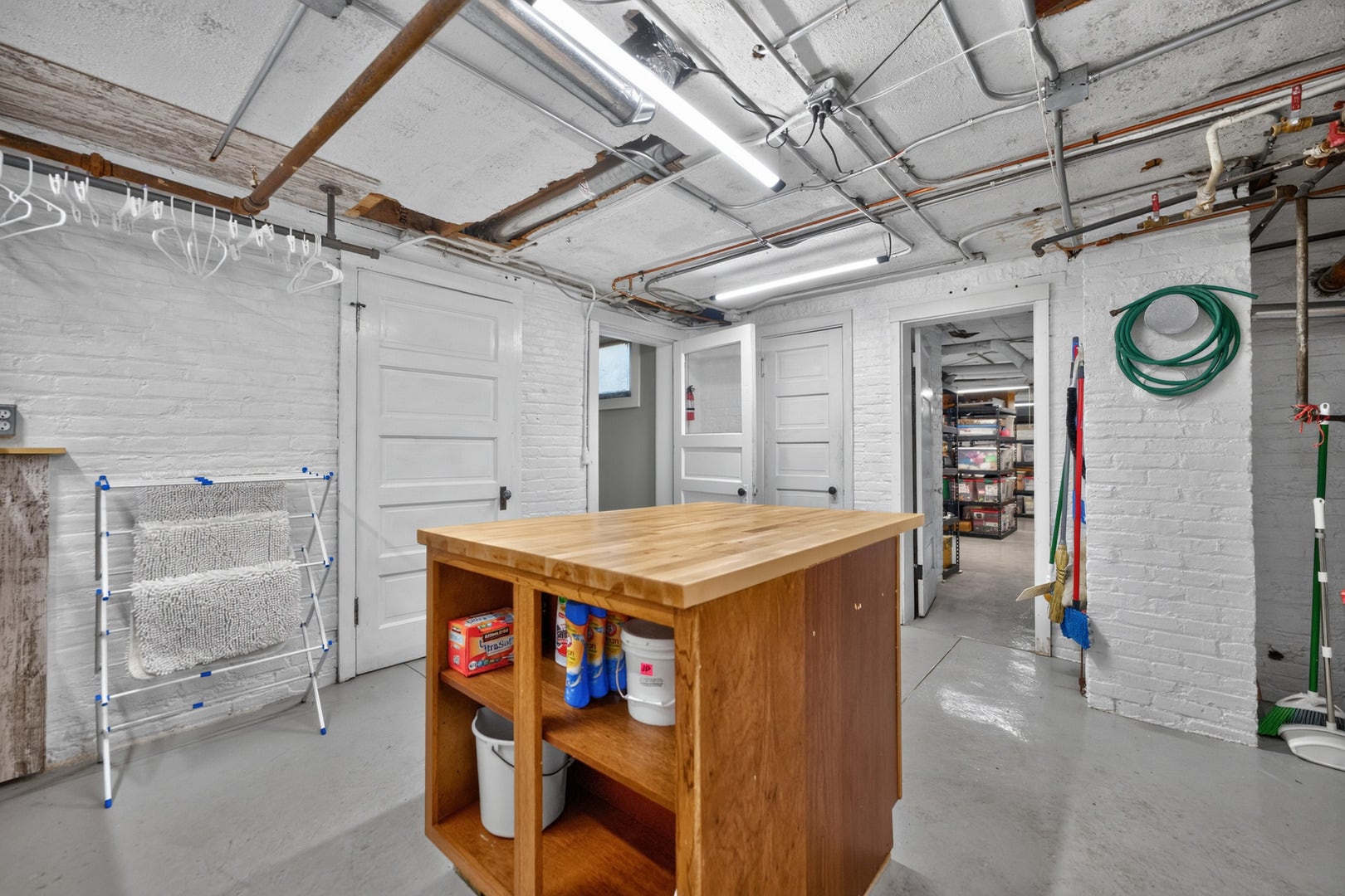 729 W Downer Place, Aurora, IL 60506 729 W Downer Place, Aurora, IL 60506