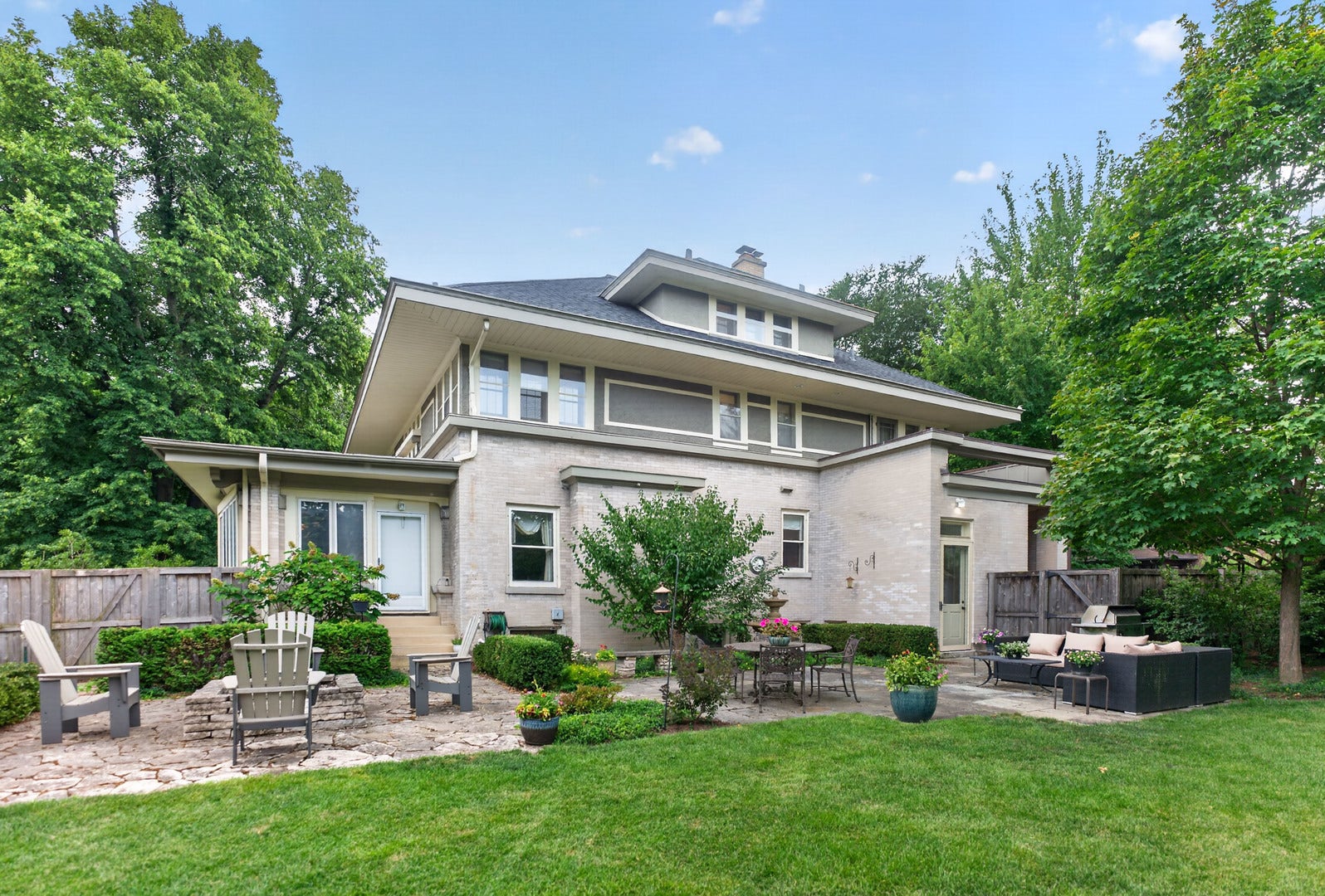 729 W Downer Place, Aurora, IL 60506 729 W Downer Place, Aurora, IL 60506