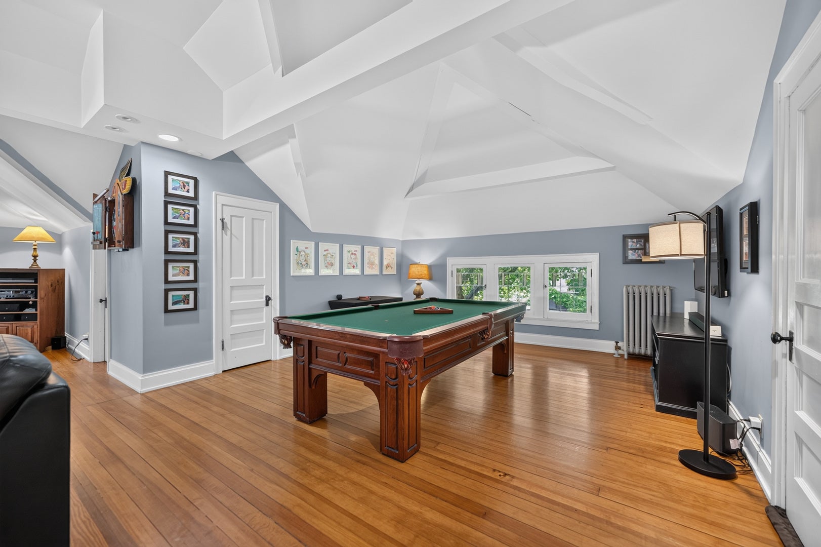 729 W Downer Place, Aurora, IL 60506 729 W Downer Place, Aurora, IL 60506
