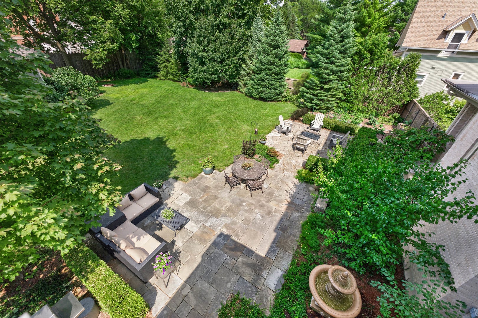 729 W Downer Place, Aurora, IL 60506 729 W Downer Place, Aurora, IL 60506