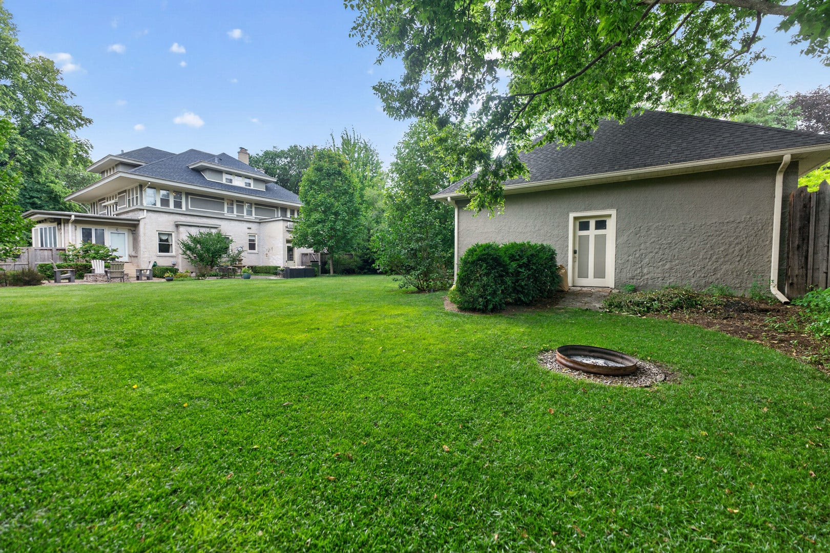 729 W Downer Place, Aurora, IL 60506 729 W Downer Place, Aurora, IL 60506