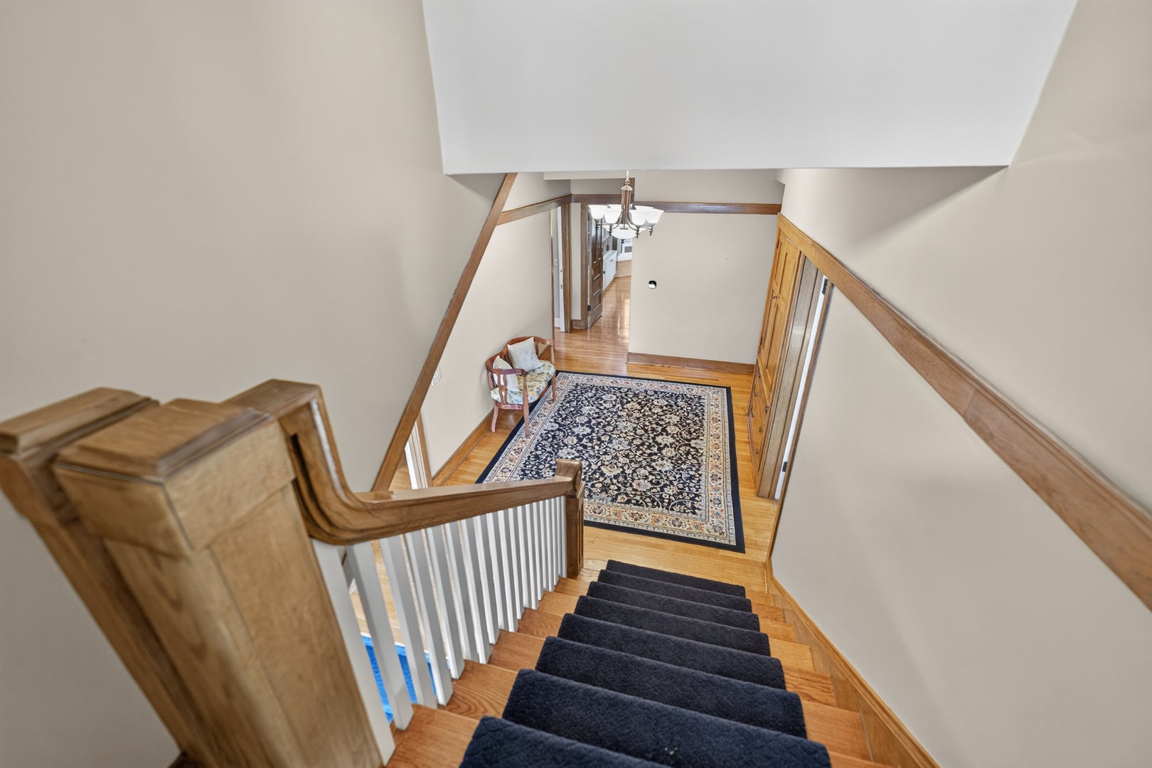 729 W Downer Place, Aurora, IL 60506 729 W Downer Place, Aurora, IL 60506