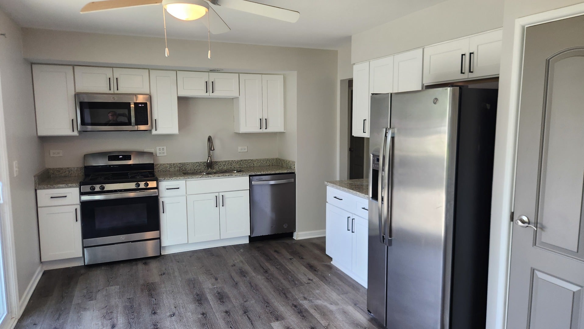 418 Assembly Drive, Bolingbrook, IL 60440 418 Assembly Drive, Bolingbrook, IL 60440