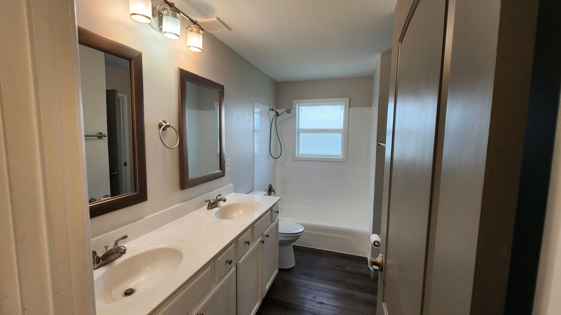 418 Assembly Drive, Bolingbrook, IL 60440 418 Assembly Drive, Bolingbrook, IL 60440