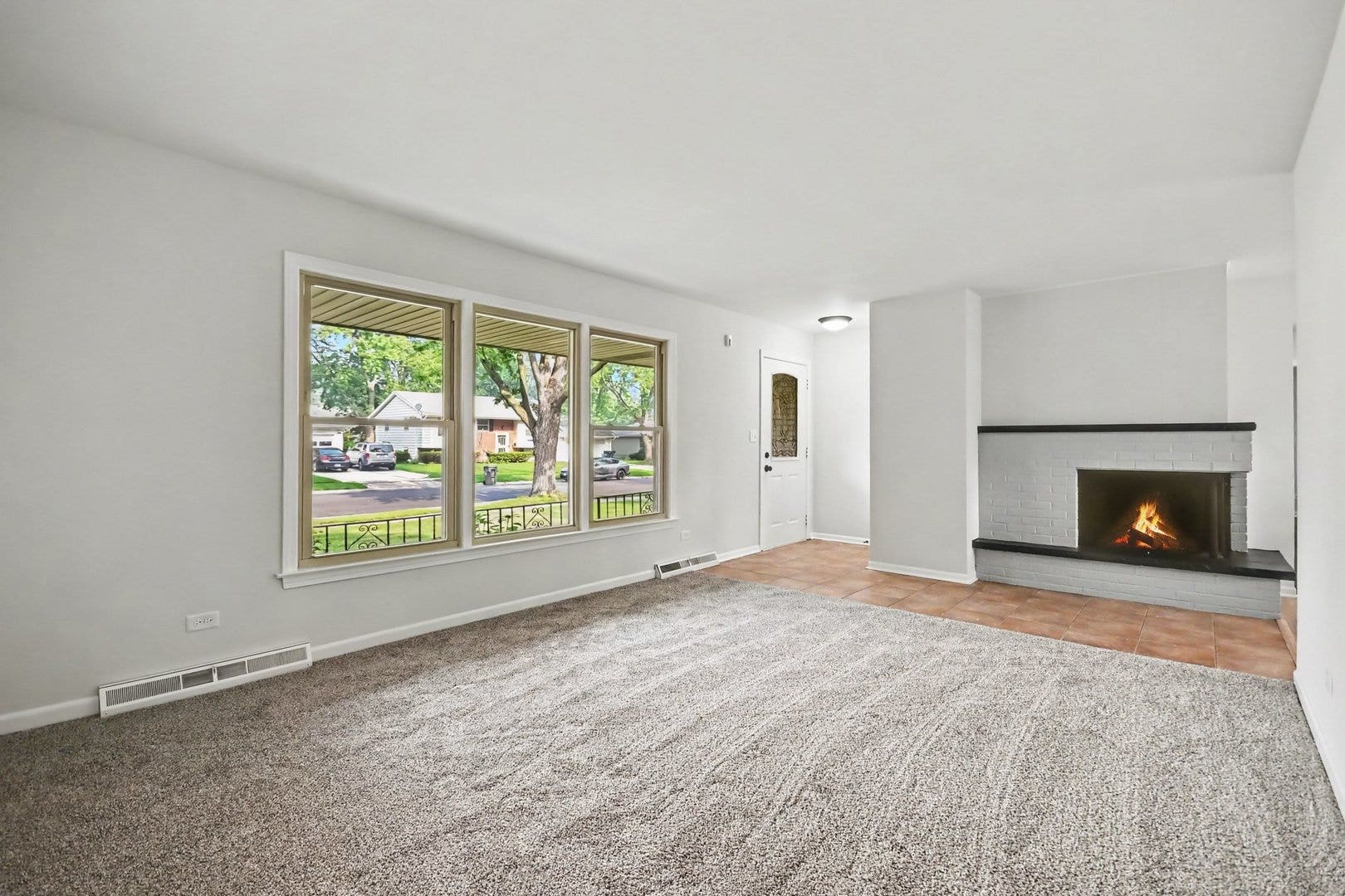 209 Maureen Drive, Elgin, IL 60123 209 Maureen Drive, Elgin, IL 60123